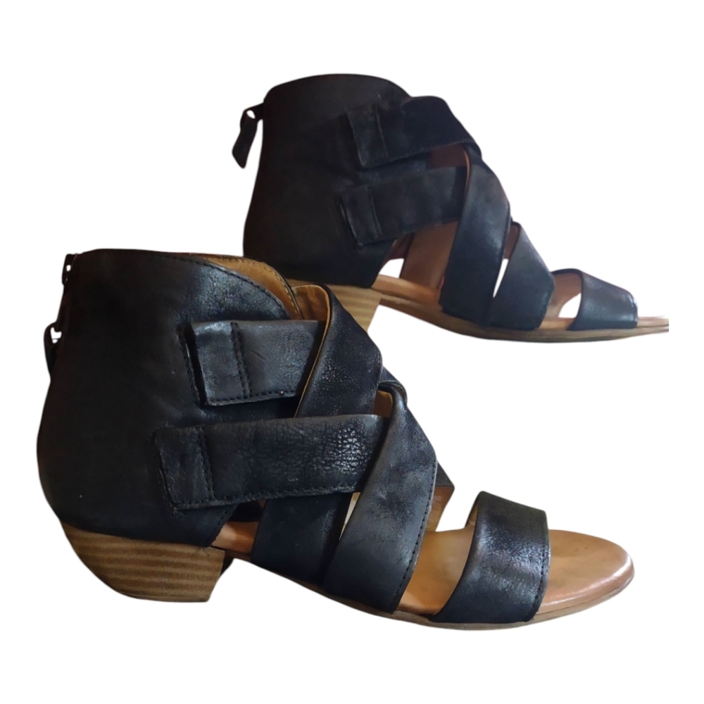 Miz Mooz Chase Black Strappy Women's Sandals, 38 (7.5-8)